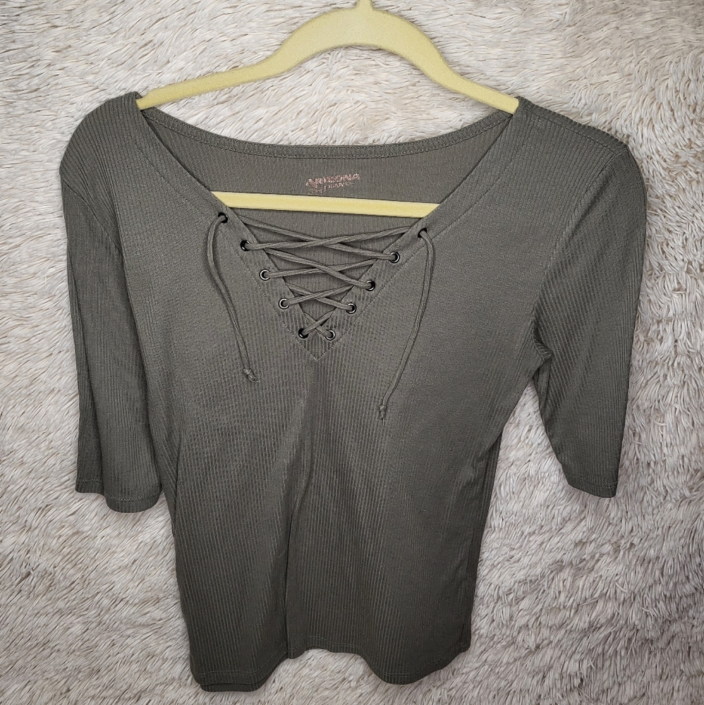 Army green 3/4 sleeve shirt